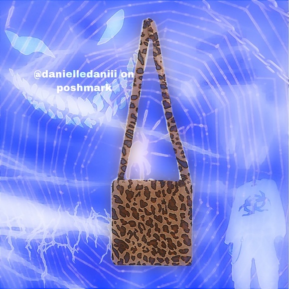 Fluffy tote bag WANT GONE ASAP!! - Picture 1 of 4